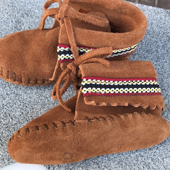 🚨B2G1 MINNETONKA Tan Aztec Moccasin Booties - Picture 2 of 4